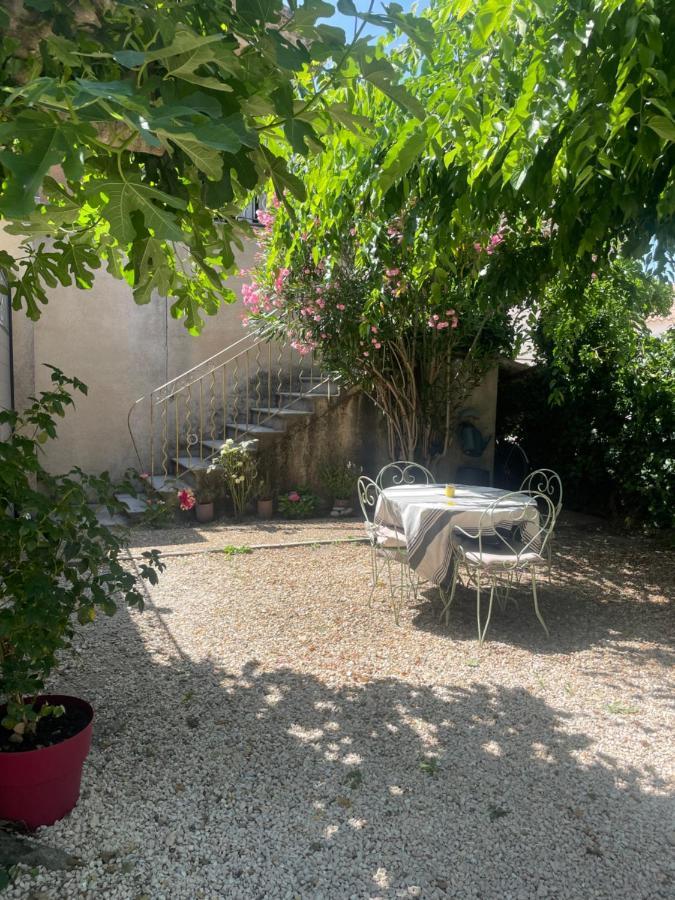 Appartement Avec Jardin En Ville LʼIsle-sur-la-Sorgue Eksteriør billede